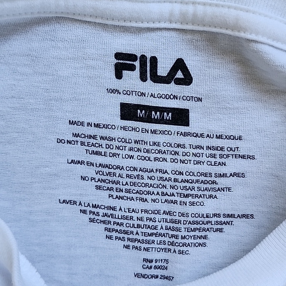 NWT Cropped Fila Tshirt Sz Medium - Picture 3 of 3